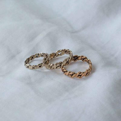 Anillo oro trenzado plano (disponible en plata)